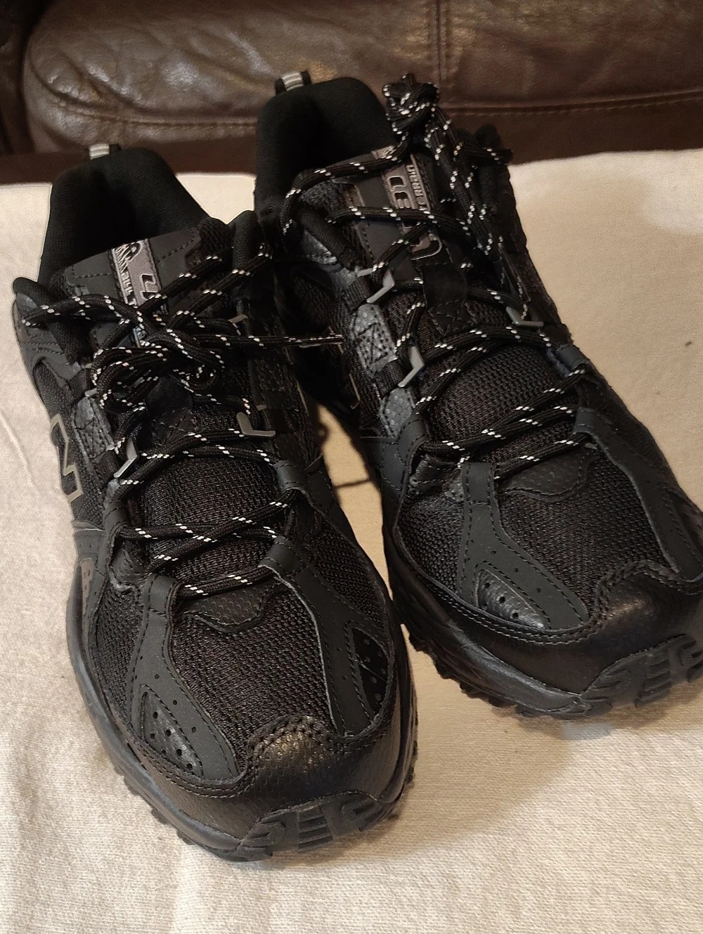 Men's New Balance Black Athletic Trail Sneakers - Lightweight Comfort
